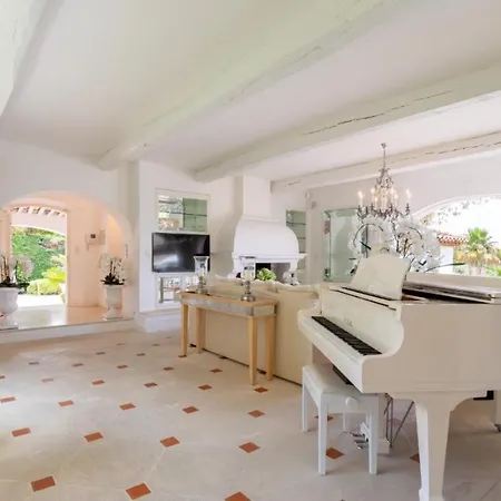 Read My Profile Host Before Request ## Luxury In Holiday home