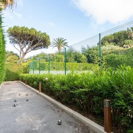 Read My Profile Host Before Request ## Luxury In * Saint-Tropez